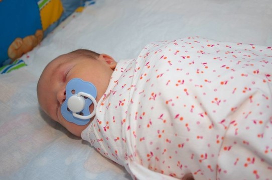 熟睡的嬰兒