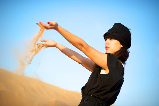 沙漠中的女人