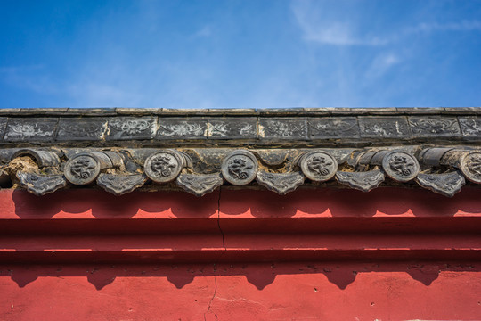 青瓦紅墻藍(lán)天