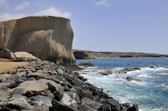 在Teneri圣米格爾的巖石海岸