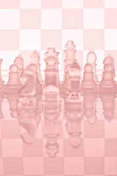 玻璃象棋在玻璃臺(tái)面