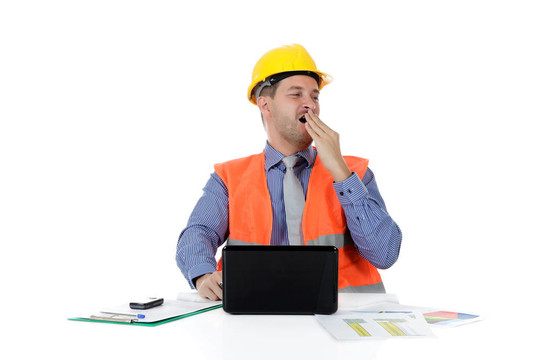 成功的白人建筑師；思考