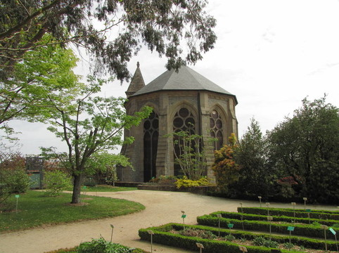 公園；教堂