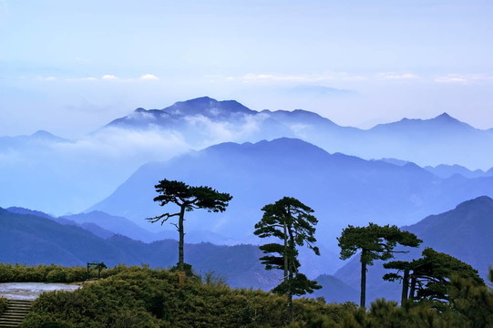 Sanqingshan的云霧