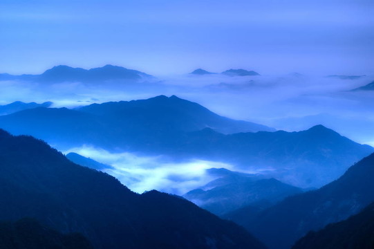Sanqingshan的云霧