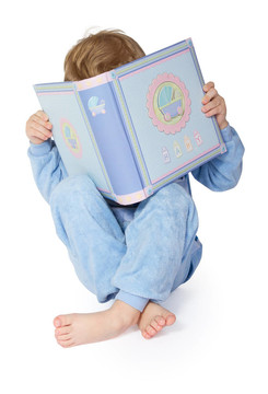 小孩子讀書。