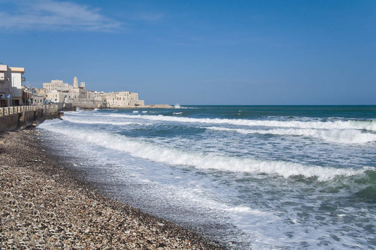 焦維納佐全景。Apulia。