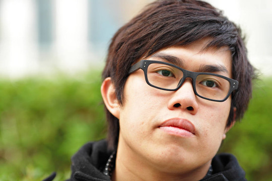 亞洲男子