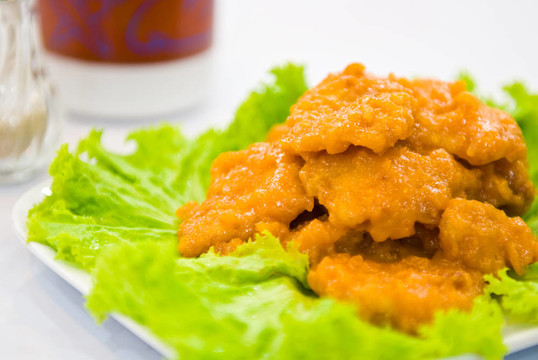 蔬菜片炒魚(yú)