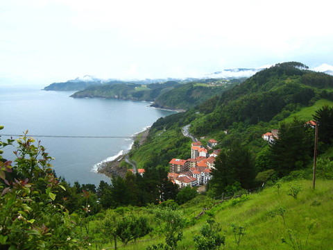 在巴斯克自治區(qū)，從山頂坎特伯海綠色