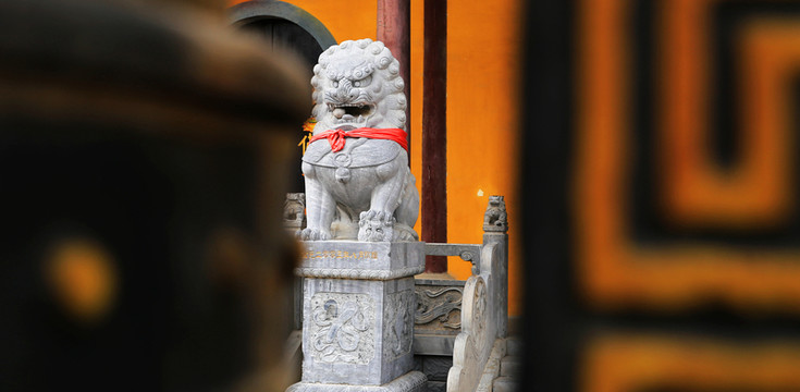 寺廟看門石獅子