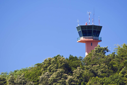機場控制塔。