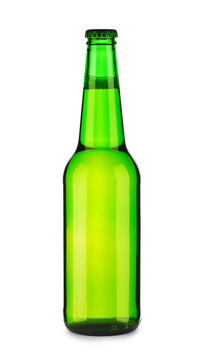 一瓶帶有鏡頭眩光的啤酒瓶