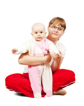坐在母親與女兒