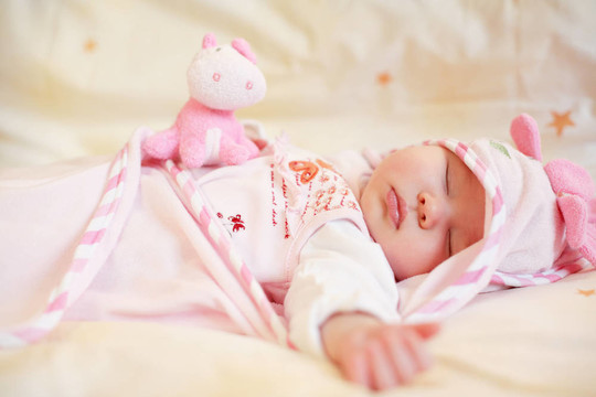 熟睡的嬰兒