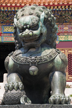 鍍金的石獅子