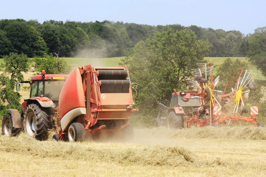 農(nóng)業(yè)- Baling Hay