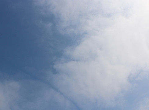 藍白漸變的天空