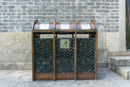 復(fù)古垃圾桶