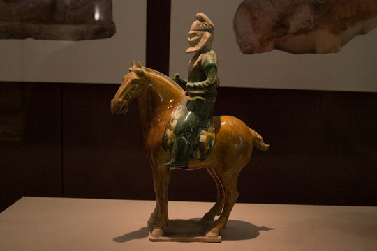 三彩胡人騎馬俑