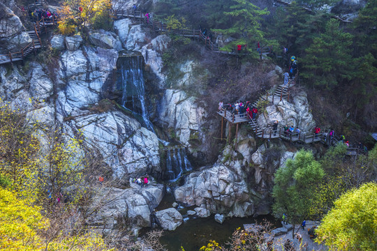多彩九如山