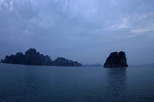 下龍灣的夜晚