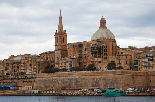 鑒于Valletta；馬耳他