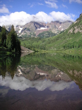 褐鈴群峰