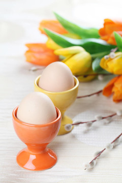 橙色的雞蛋黃eggcups