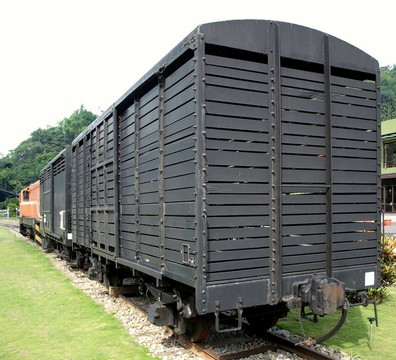 舊的黑色貨車