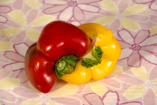 開朗的Capsicums Colorful Peppers
