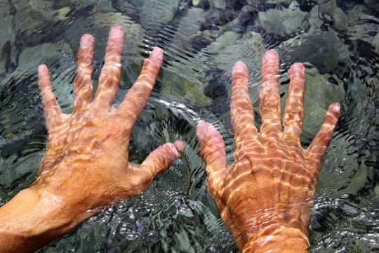 手水下河水波浪形