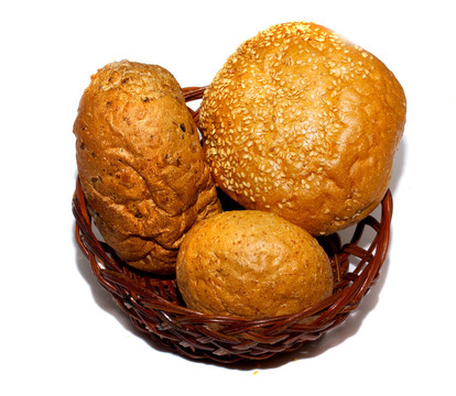 個(gè)全麥和黑麥面包和孤立