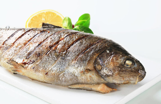 烤鱒魚