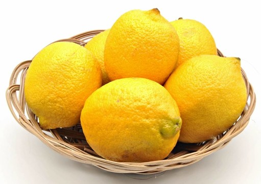 籃子里的檸檬