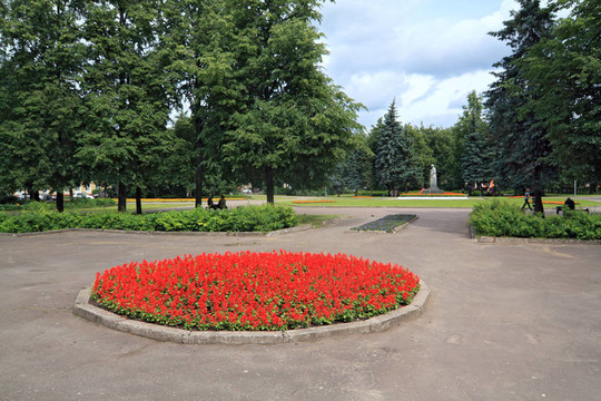 鎮(zhèn)公園草坪