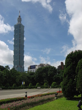 遠(yuǎn)眺101大樓