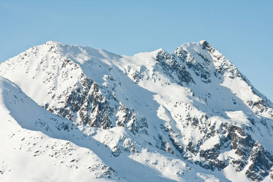 冬下雪山?；﹦俚貖W伯古格爾。奧斯特