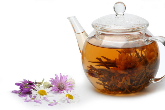 花釀茶、雛菊和三葉花茶壺