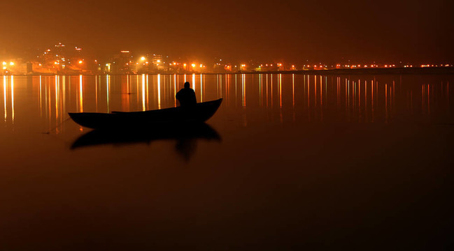 在恒河的夜晚