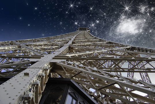 埃菲爾鐵塔的星空夜
