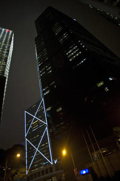 夜間摩天大樓的立面