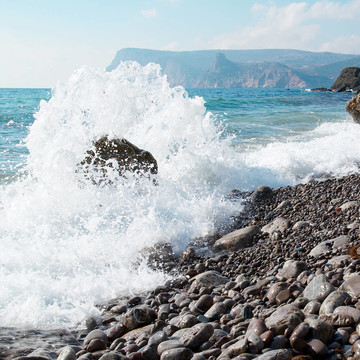 風暴。波浪與海洋泡沫。