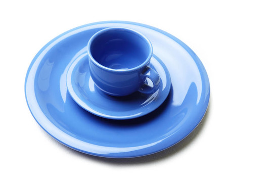 藍色的盤子和茶杯