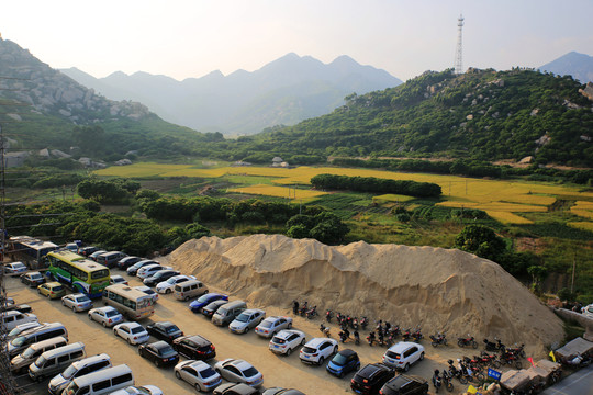 山區(qū)停車場