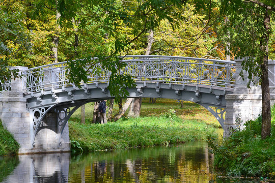 公園里的舊橋