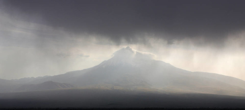 阿勒山