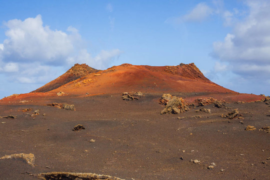 山上的火；Timanfaya