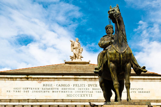 Giuseppe Garibaldi Statue想上熱那亞歌劇院豎琴；意大利