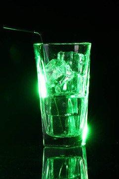 綠酸雞尾酒